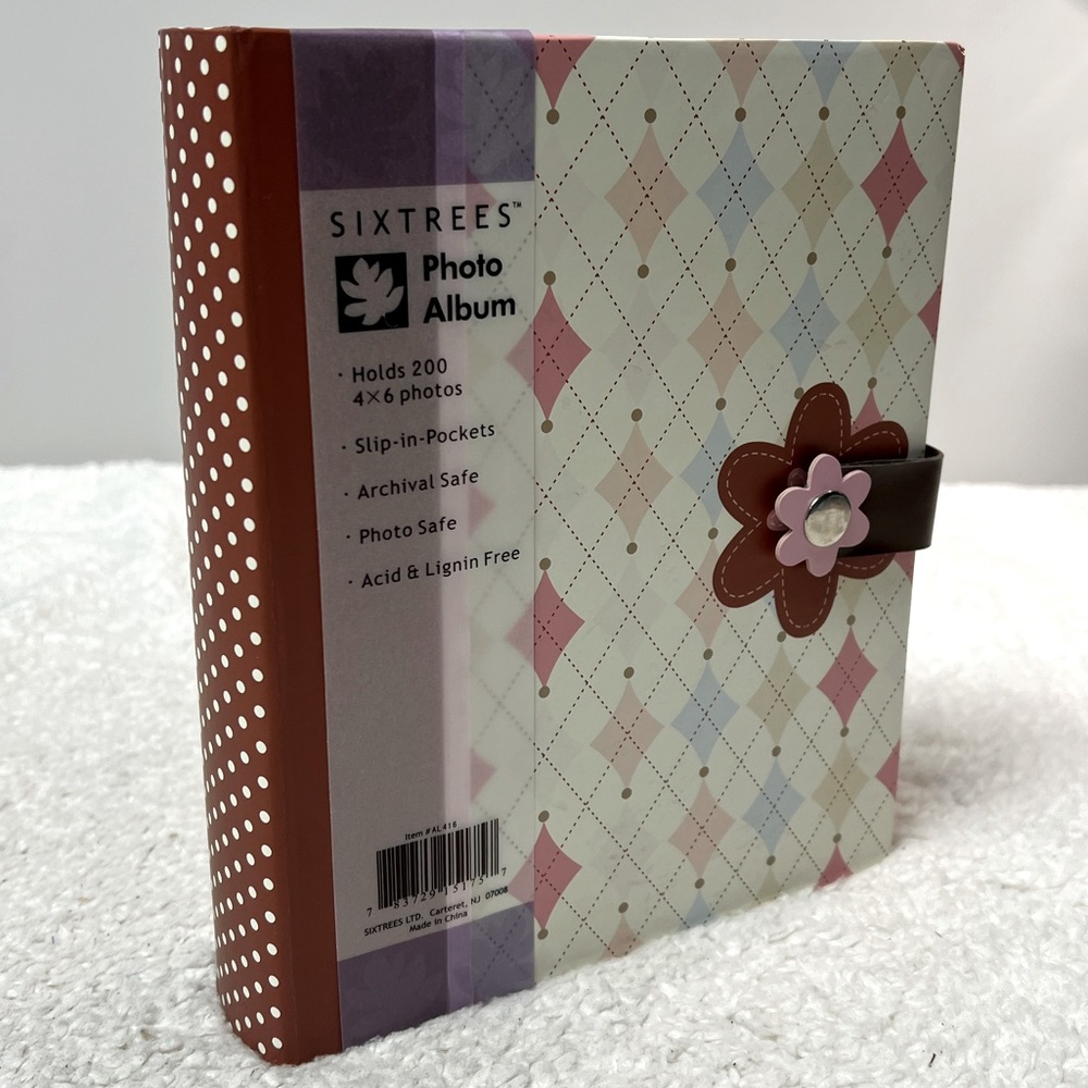 Sixtrees "Floral Diamond" 4" x 6" Photo Safe Photo Album